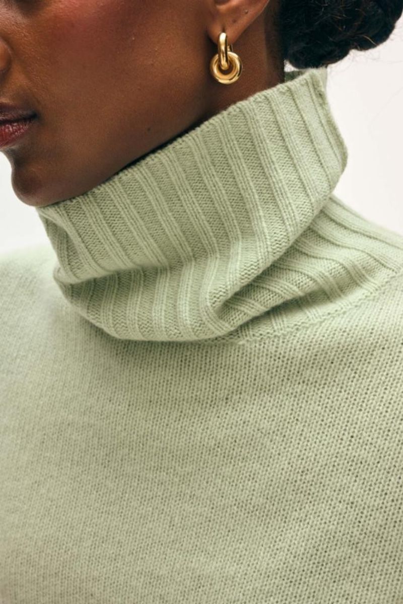Cashmere Featherweight Turtleneck