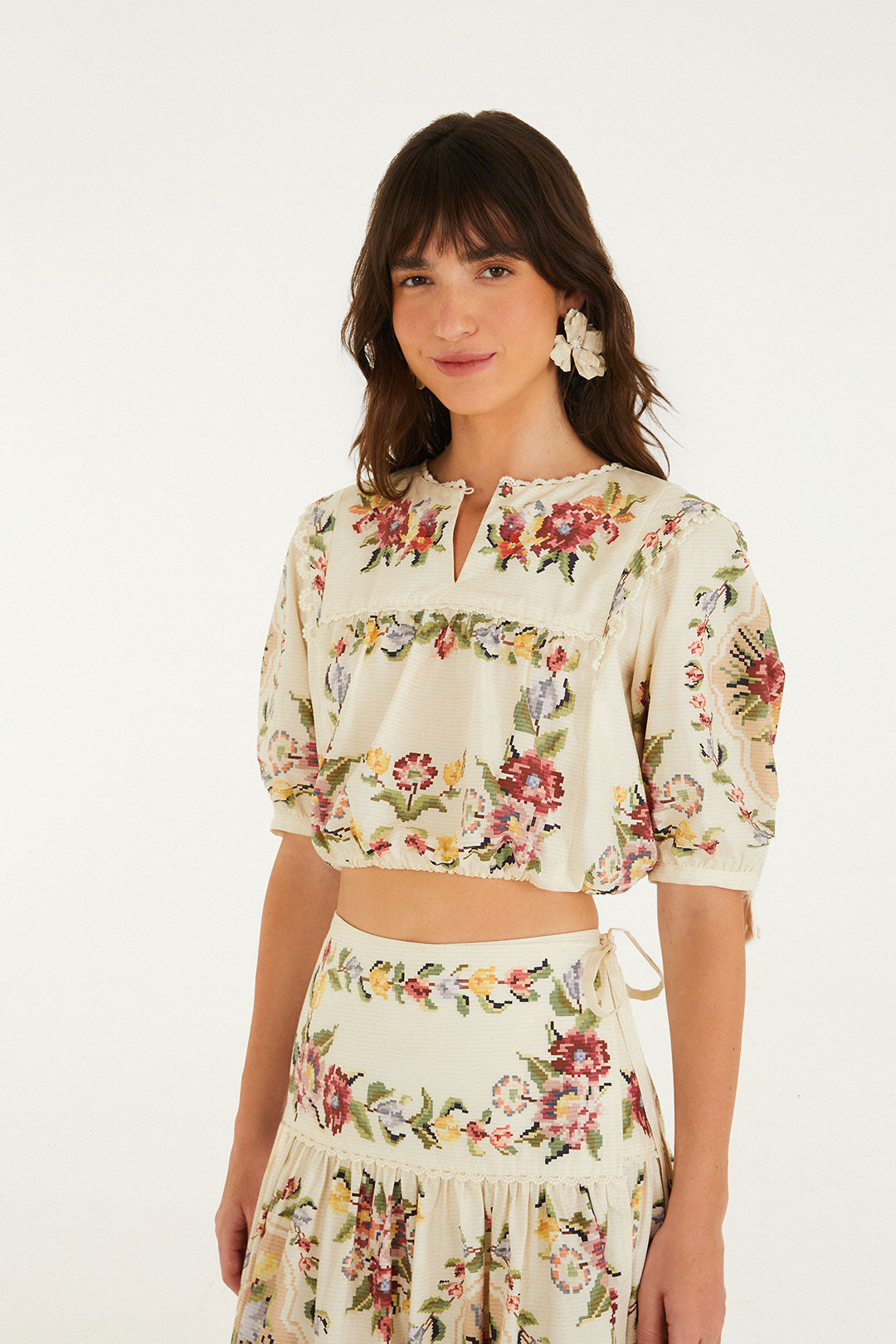 FLORAL MOSAIC TAPESTRY CREAM BLOUSE
