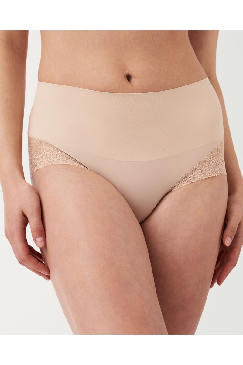 Undie-Tectable Lace Hi-Hipster Panty
