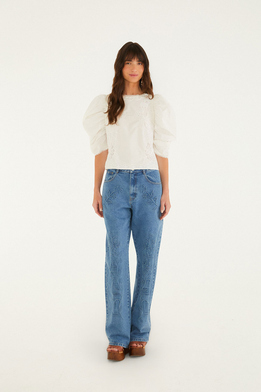 WHITE EMBROIDERY SHORT SLEEVE BLOUSE
