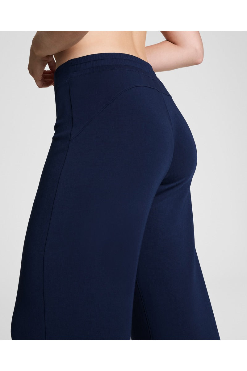 Airessentials Smooth Front Wide Leg Pant