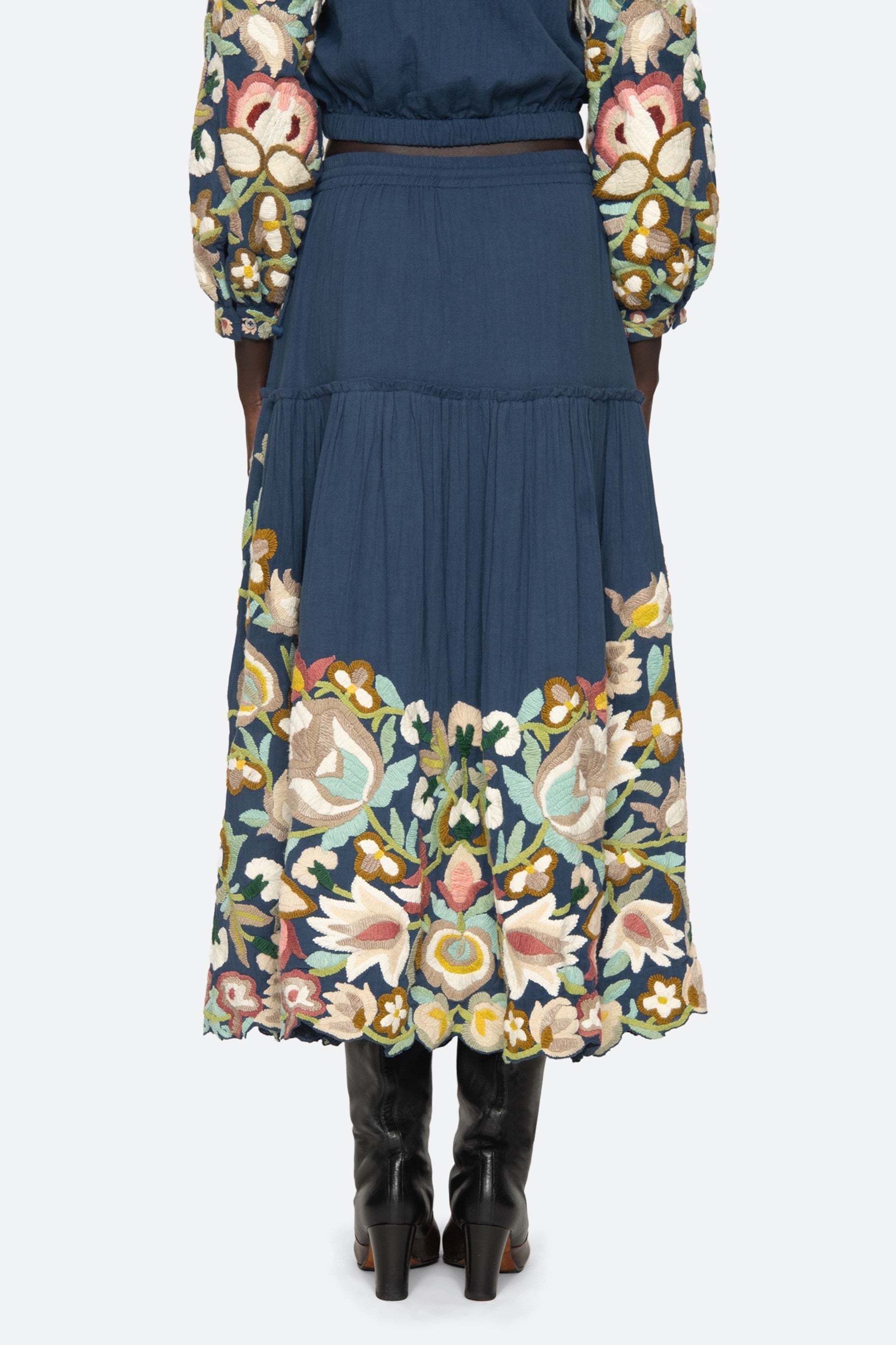 WILHELMINA EMB SKIRT (D1)