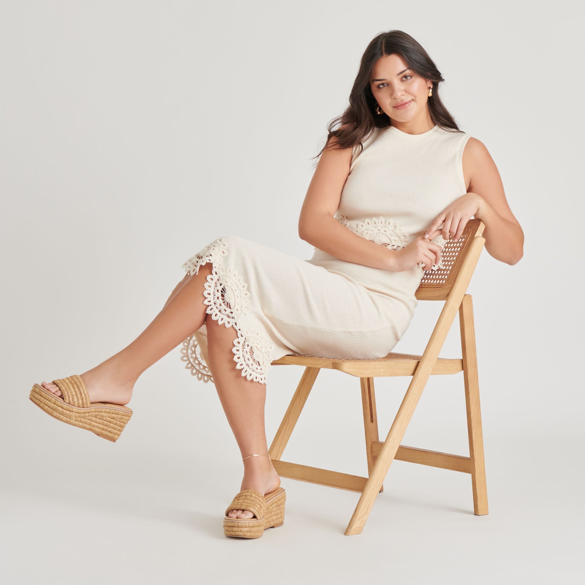 Throne Wedges Light Natural Raffia