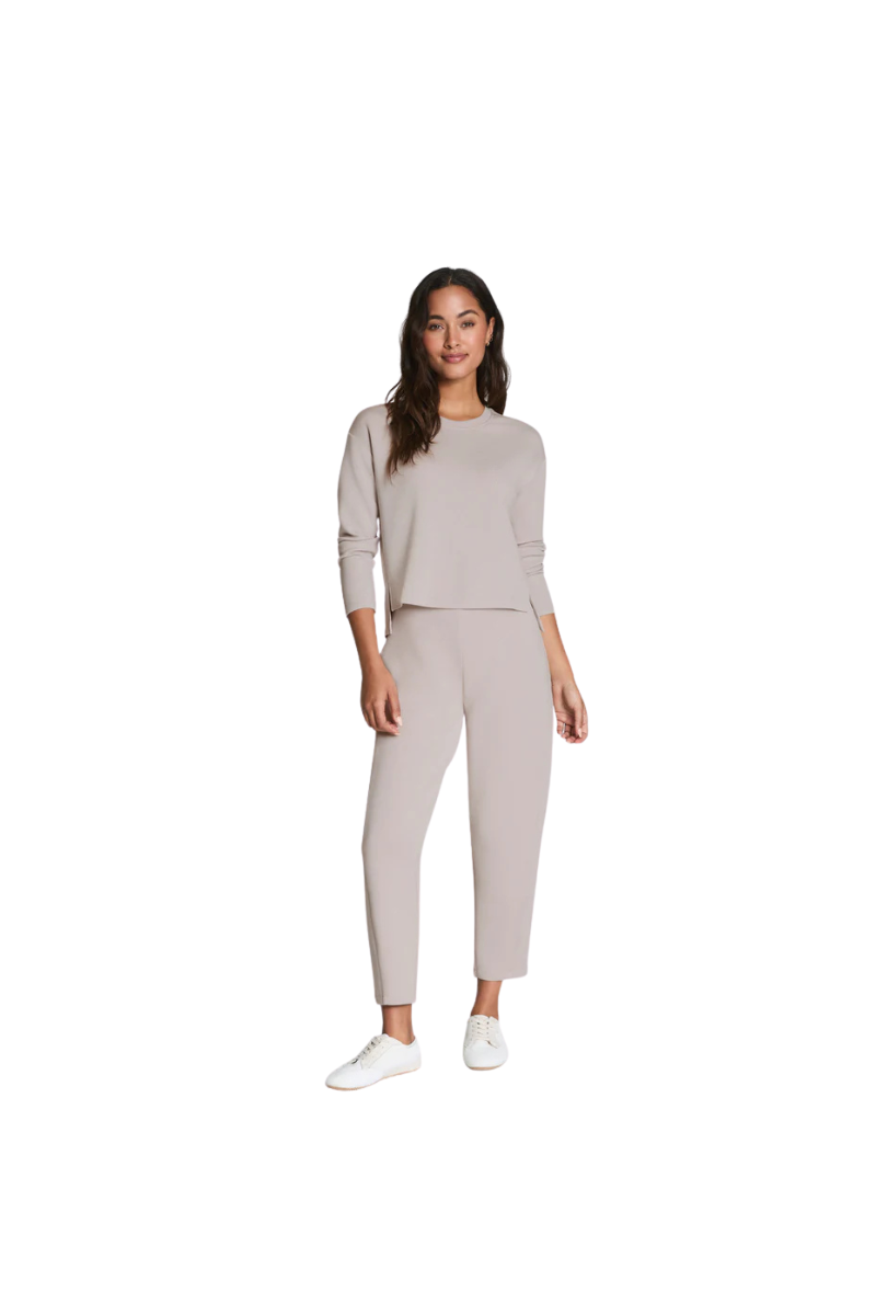 AirEssentials Barrel Leg Pant | Himalayan Cloud