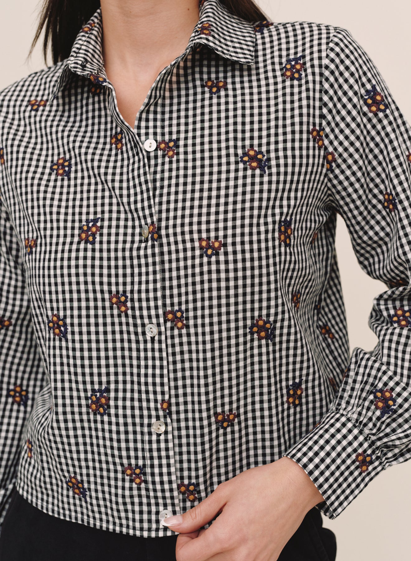 B20251-L82-304 - LONG SLEEVE CROP BUTTON DOWN