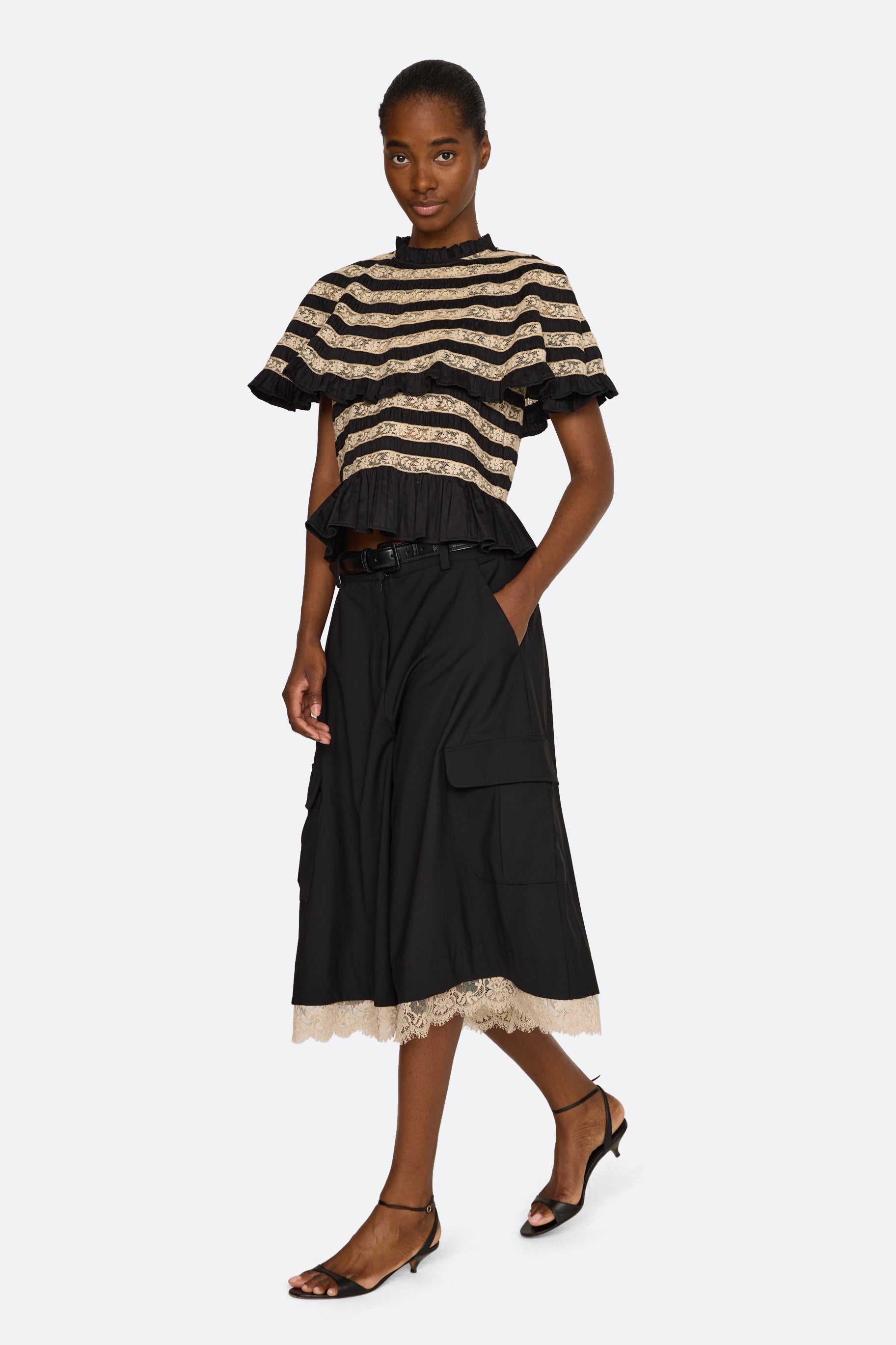 JEMIMA SLVLESS CAPE TOP (D1)