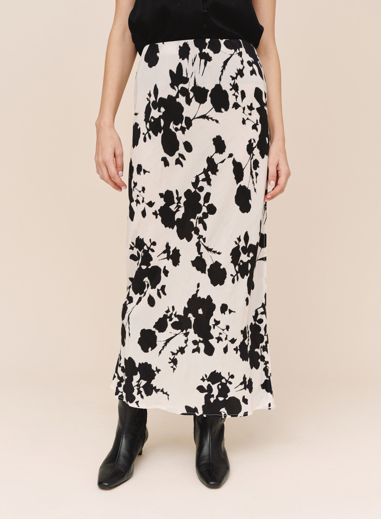 B3537-L73-302 - SIDE SLIT BIAS MAXI SKIRT
