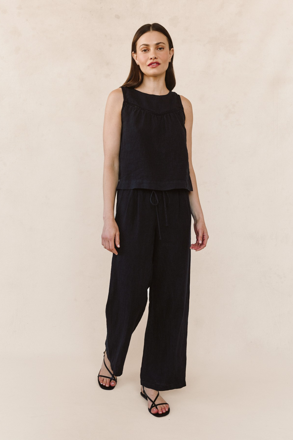 Sleeveless Trimmed Yoke Seam Top