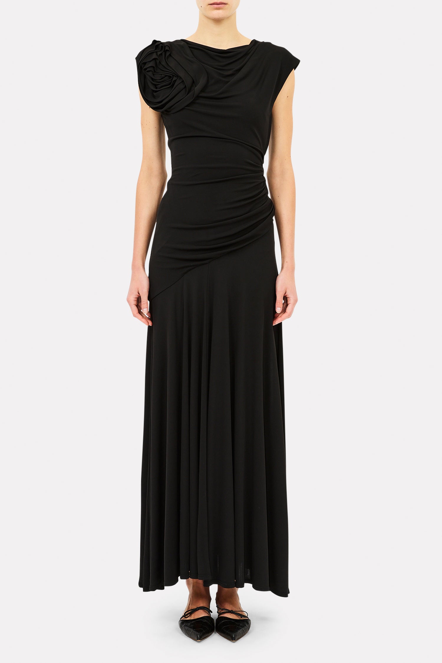 Daphne SL Dress w/ Flower Detail