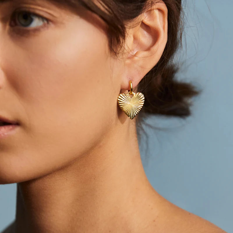 HART - Small Ribbed Heart of Gold Huggies