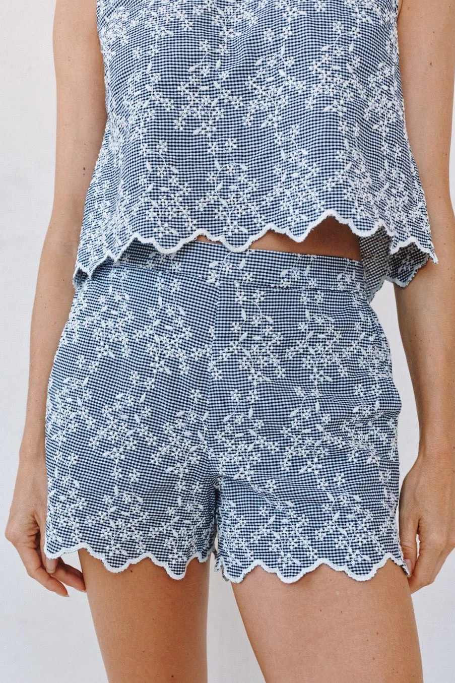 Scallop Border Catalina Short Floral Gingham