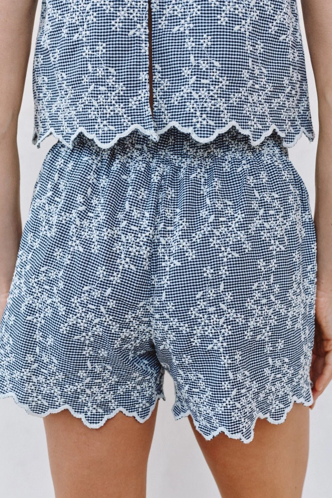 Scallop Border Catalina Short Floral Gingham