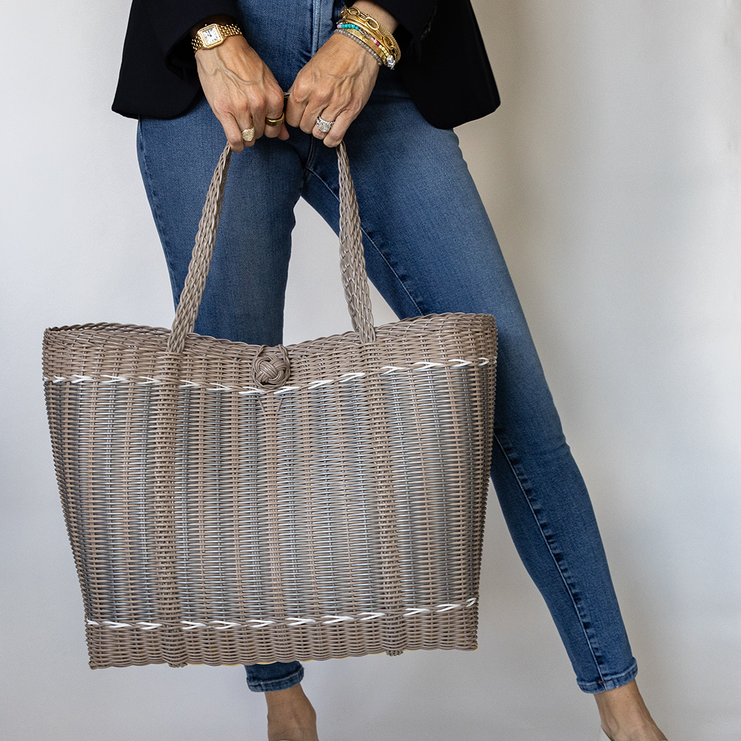 Medium, Guadalupe in Putty + Silver Tote