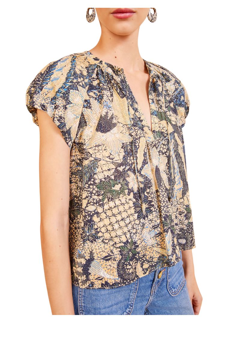 Issa Top
