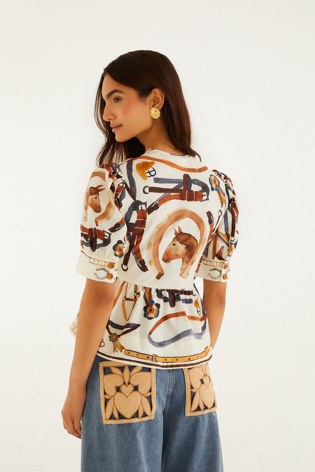 EQUESTRIAN SCARF WINTER WHITE SHORT SLEEVE BLOUSE
