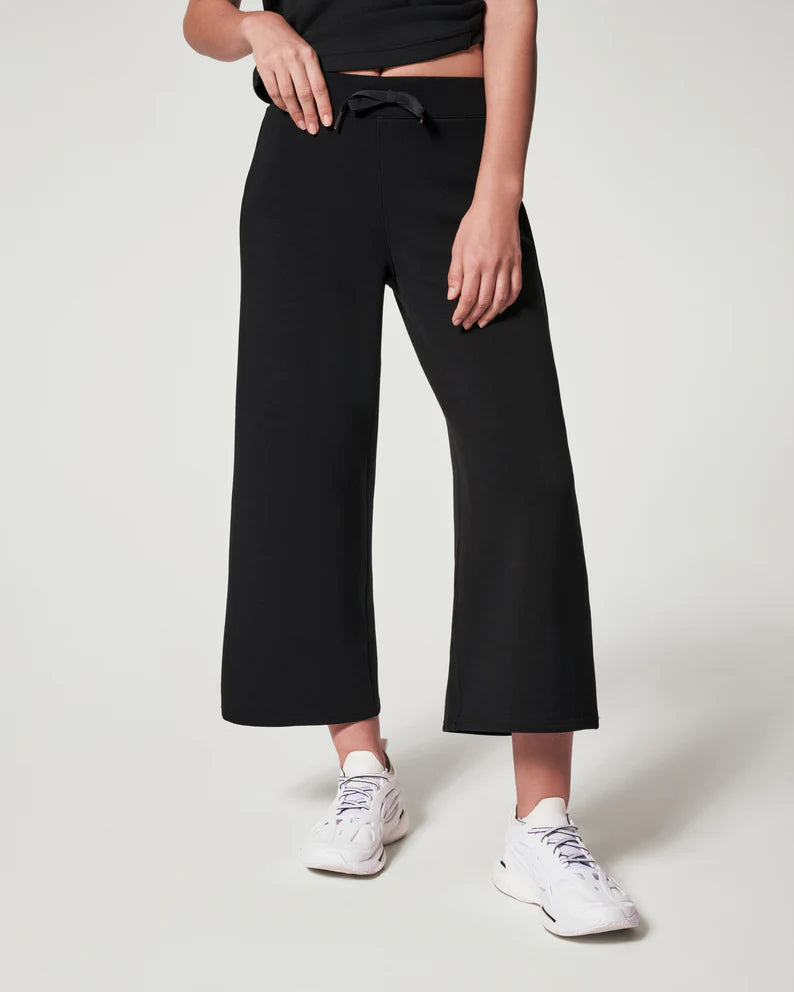 Airessentials Wide Leg Pant