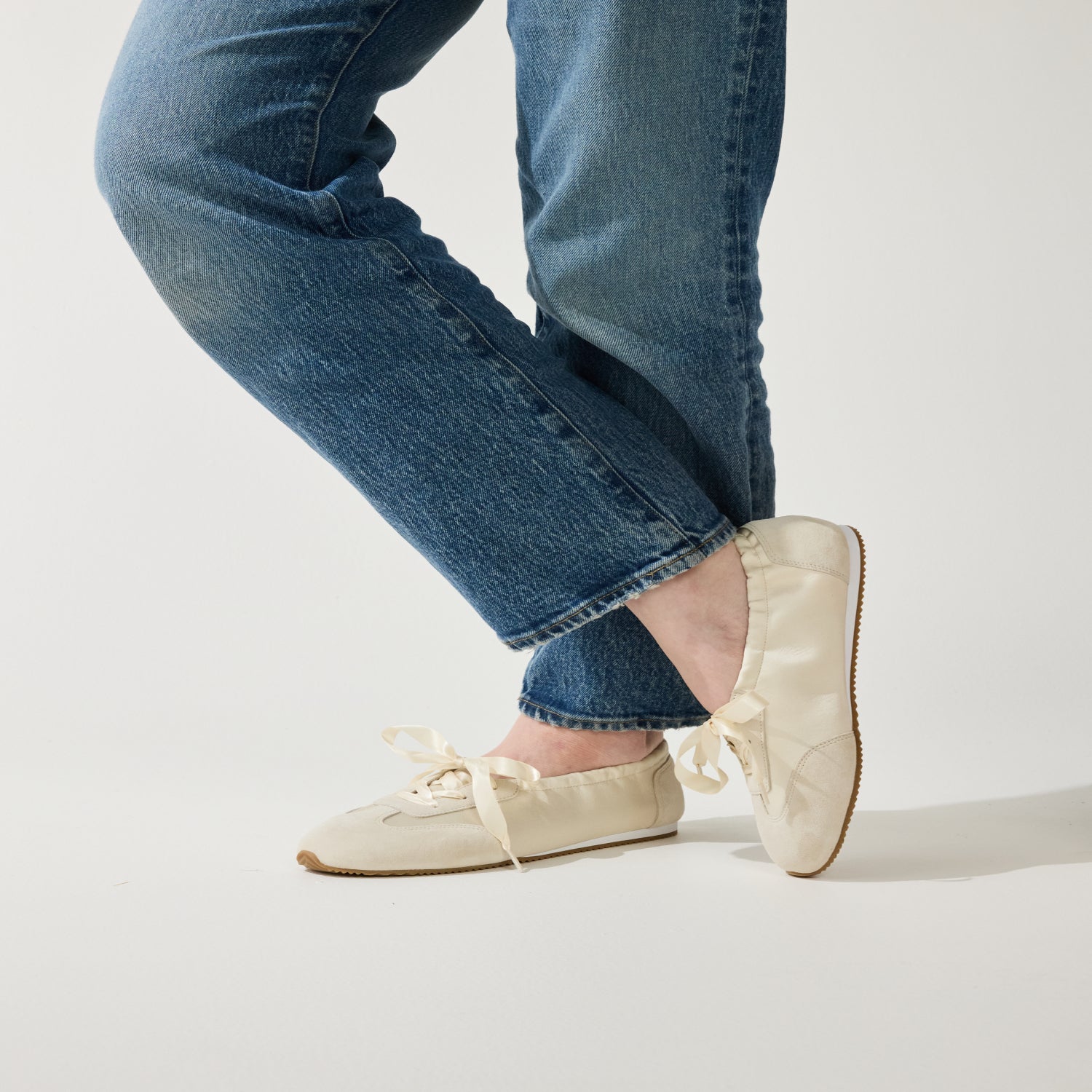 Ava Sneaker in Cream