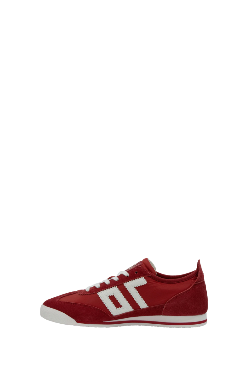 Leon in Red Sneaker