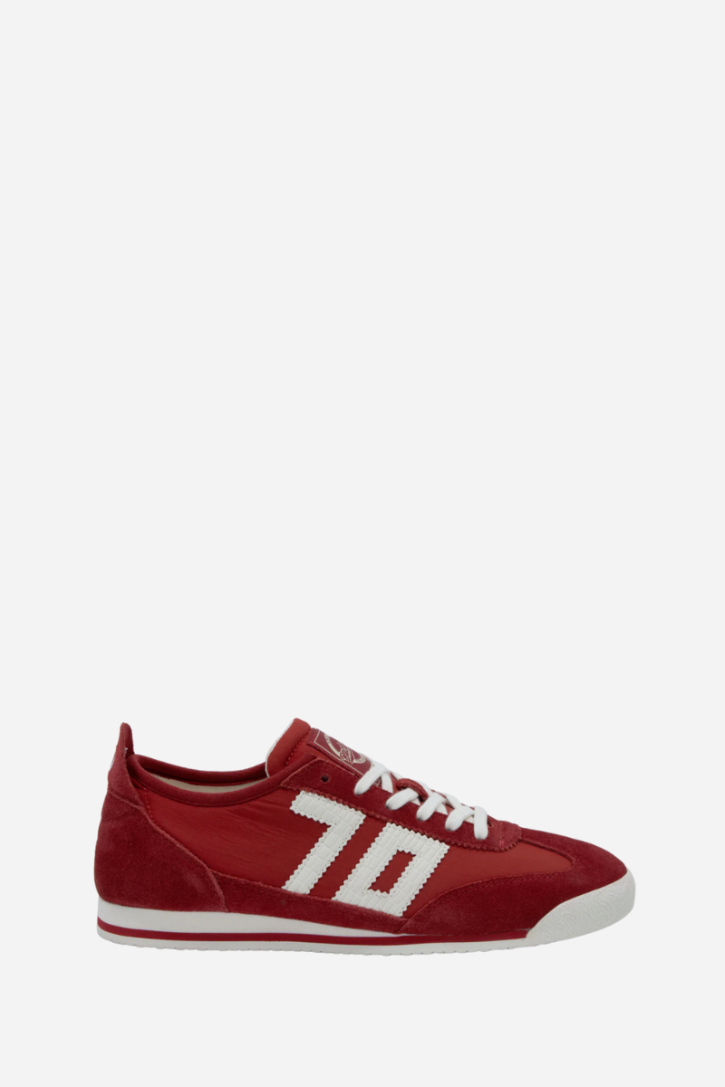 Back 70 Streetwear Leon in Red Sneakers