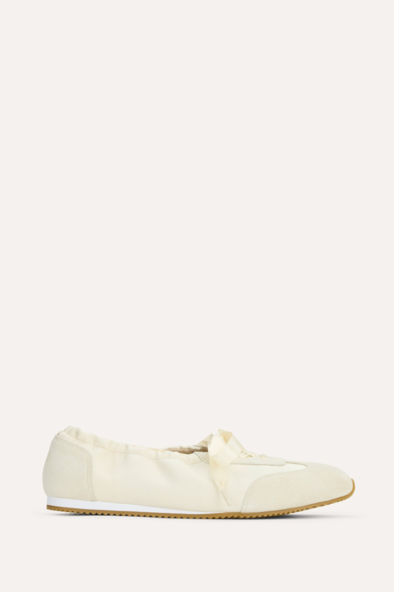 Ava Sneaker in Cream
