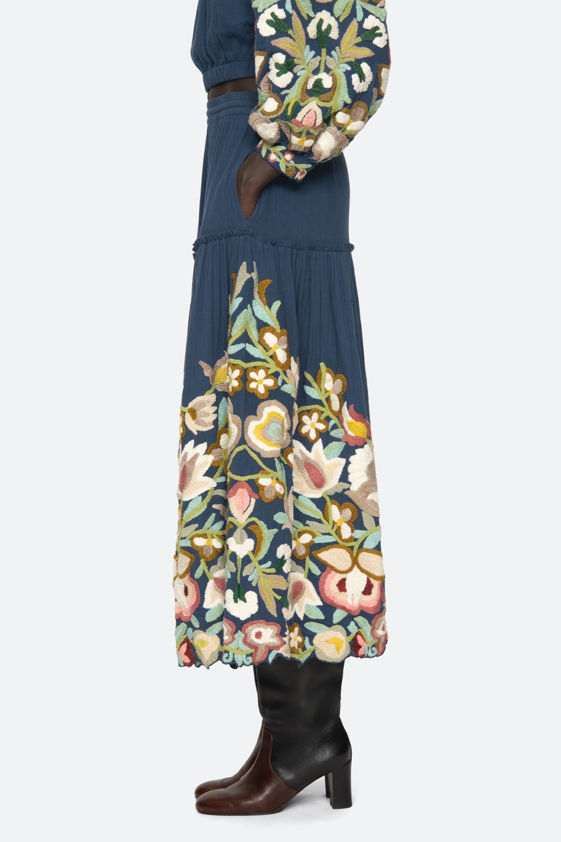 WILHELMINA EMB SKIRT (D1)