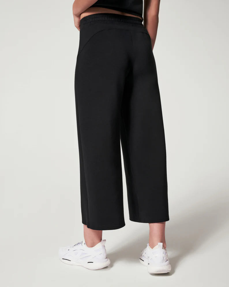 Airessentials Wide Leg Pant