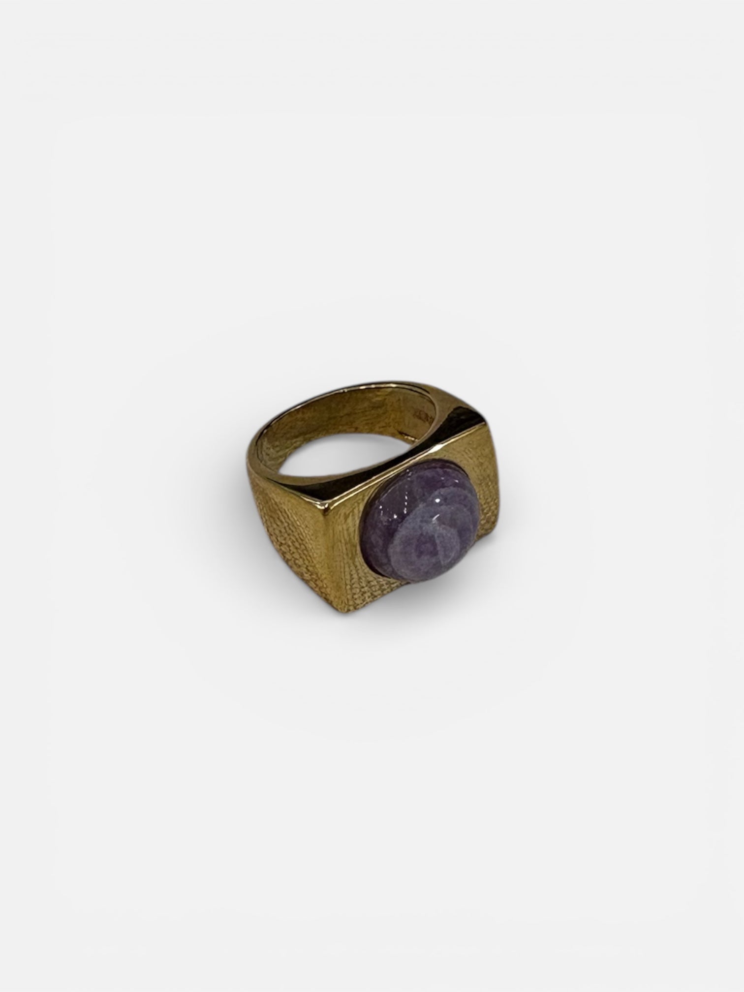 Gold Round Amethyst Ring