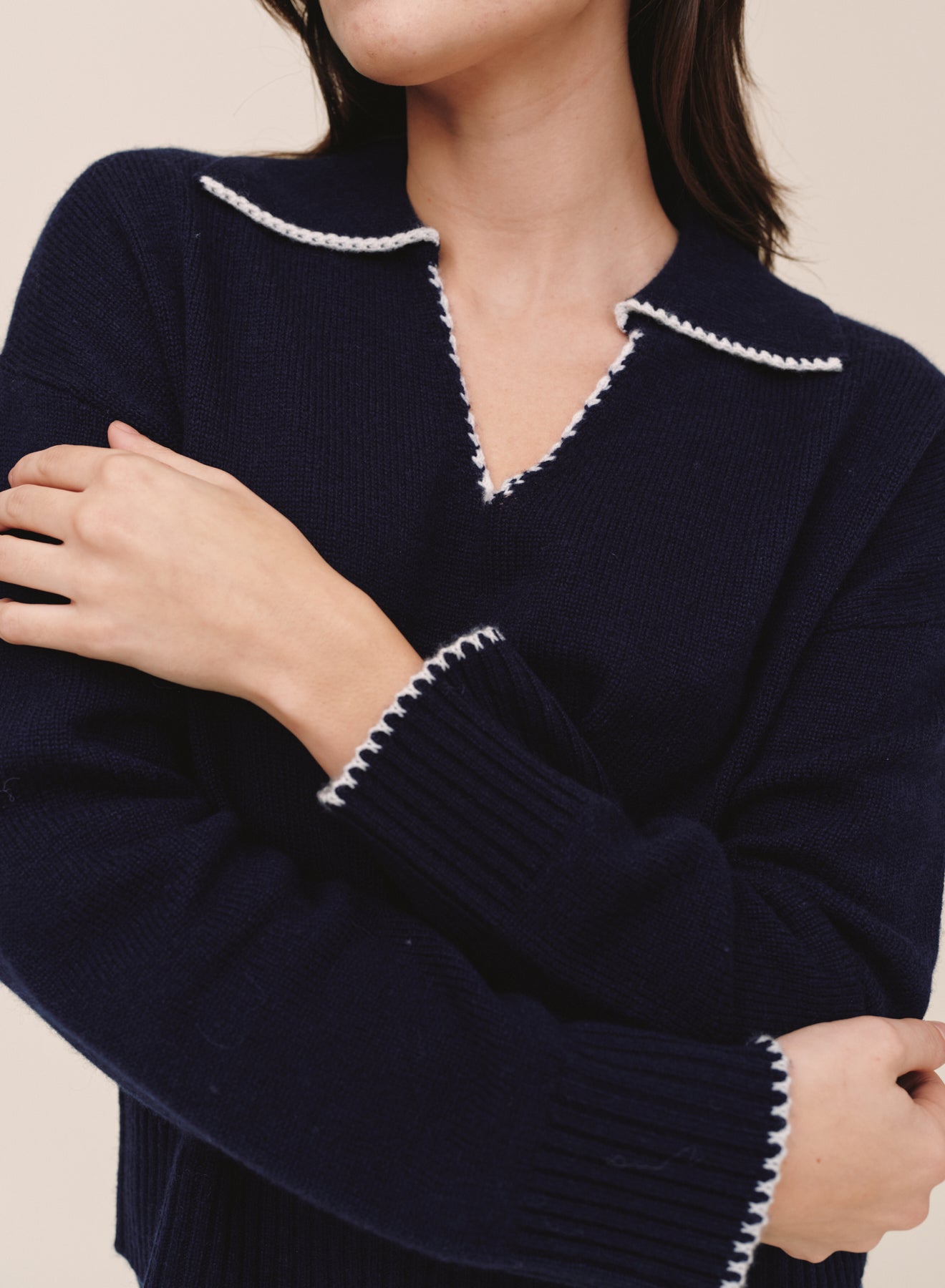 B20263-M09-304 - CONTRAST TRIMMED SWEATER