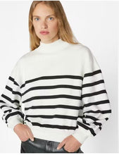 Load image into Gallery viewer, Frame - Off White Multi Balloon Sleeve Mock Sweatshirt